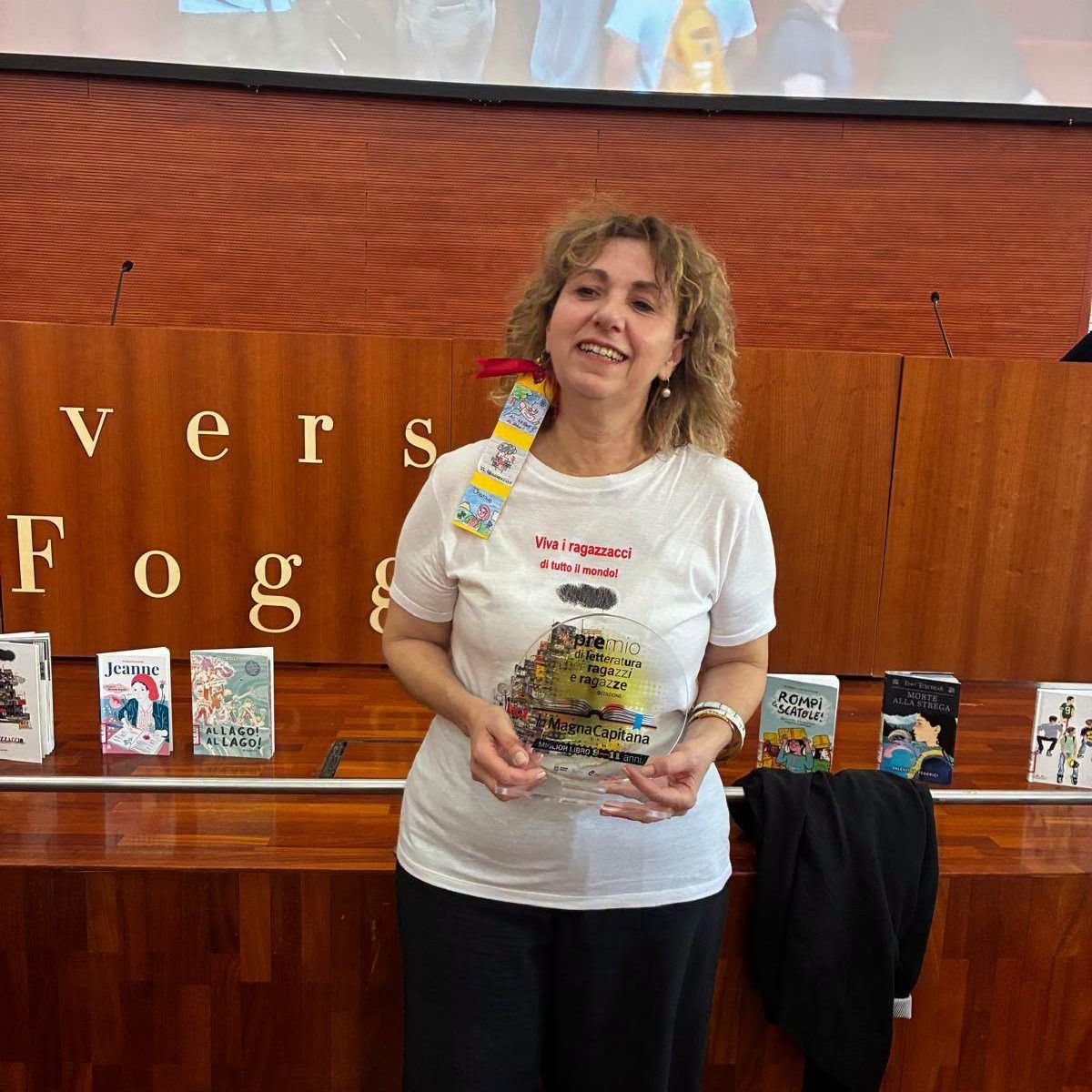 Στο «Παλιόπαιδο» της Αγγελικής Δαρλάση το ιταλικό βραβείο παιδικής και νεανικής λογοτεχνίας La Magna Capitana Στο «Παλιόπαιδο» της Αγγελικής Δαρλάση το ιταλικό βραβείο παιδικής και νεανικής λογοτεχνίας La Magna Capitana