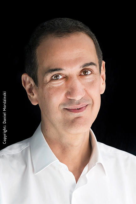Roberto Santiago